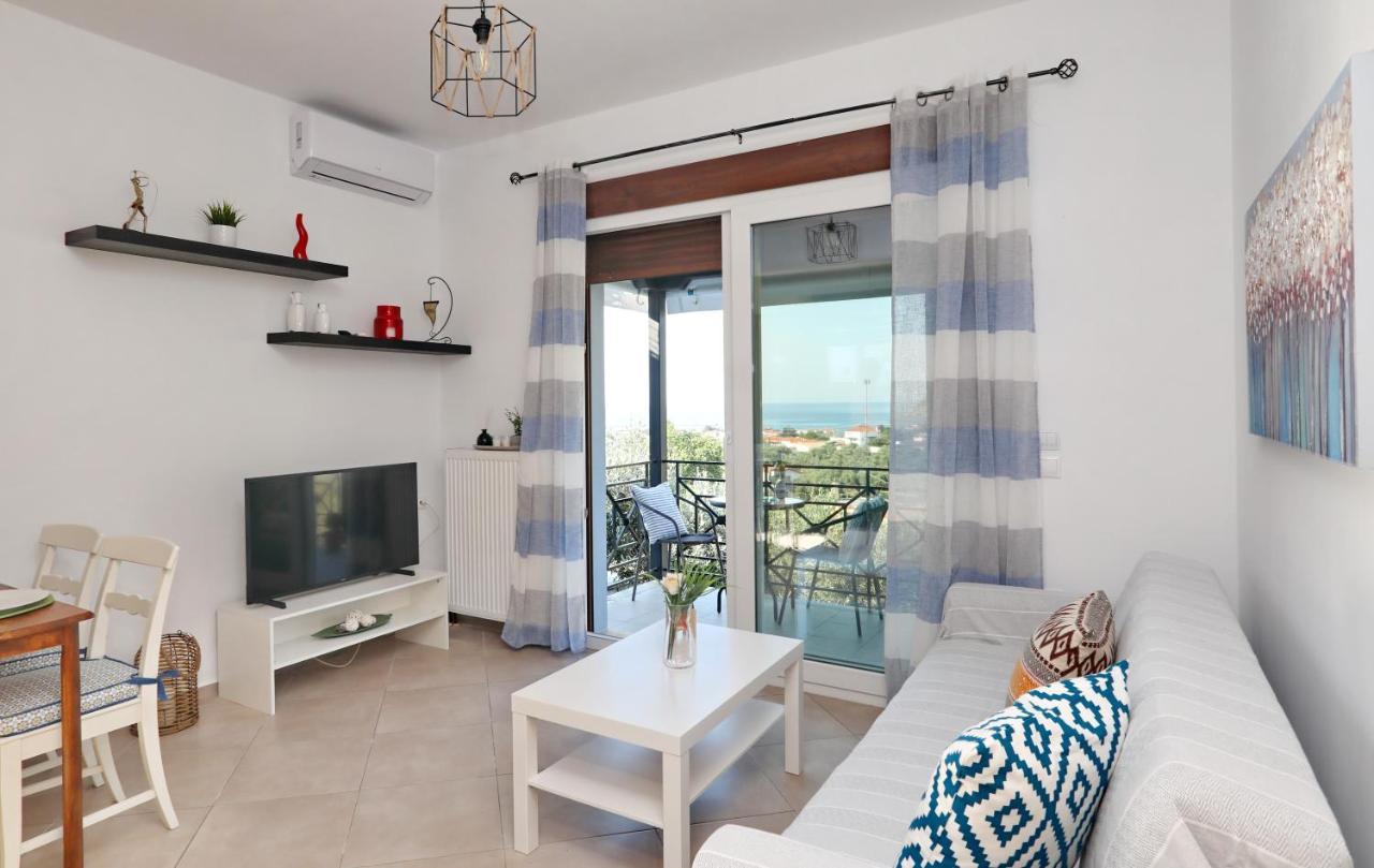 Esperides Apartments Aigli Скопелос Екстериор снимка