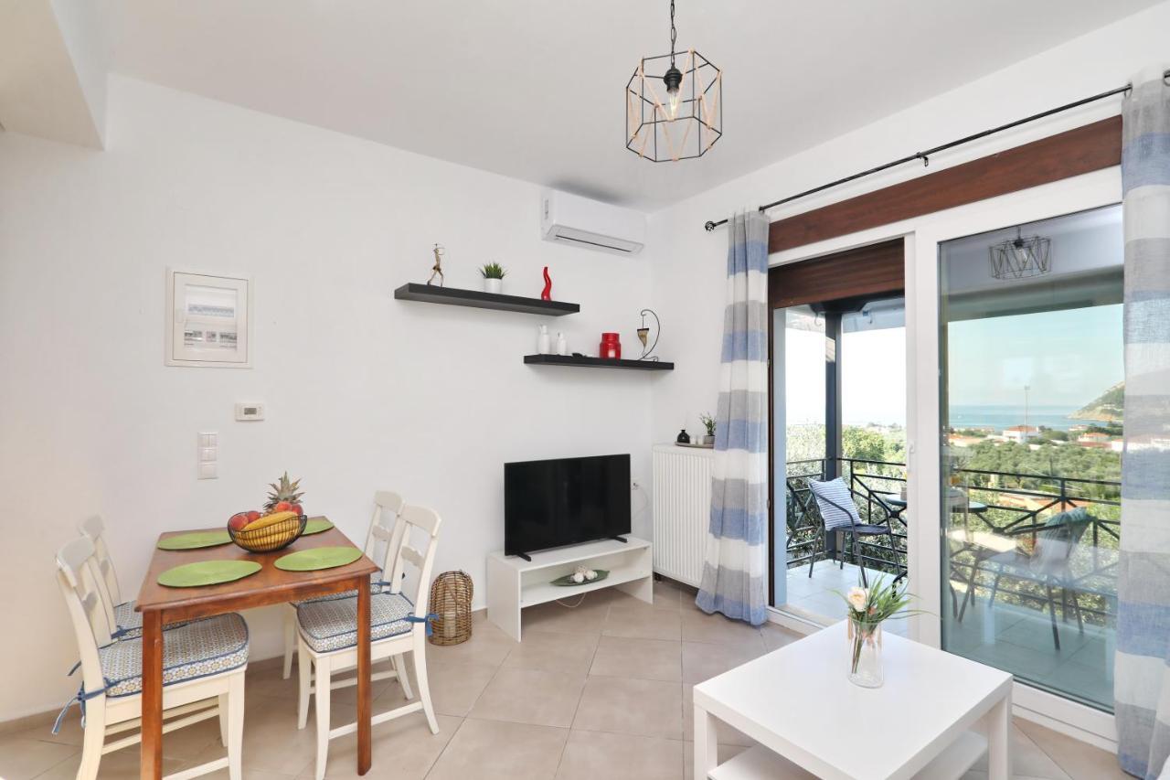 Esperides Apartments Aigli Скопелос Екстериор снимка