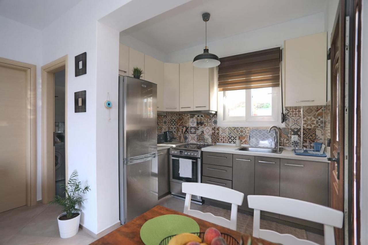 Esperides Apartments Aigli Скопелос Екстериор снимка