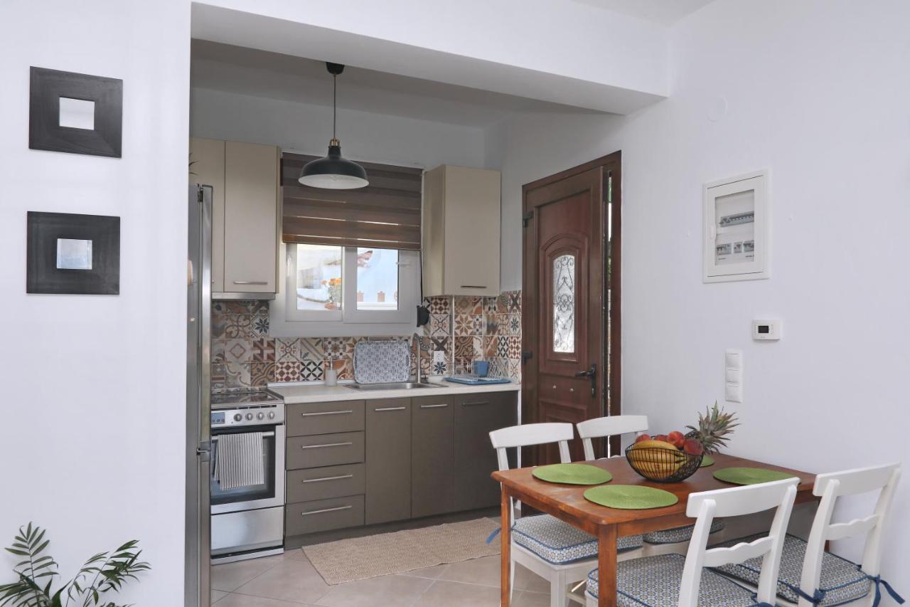 Esperides Apartments Aigli Скопелос Екстериор снимка
